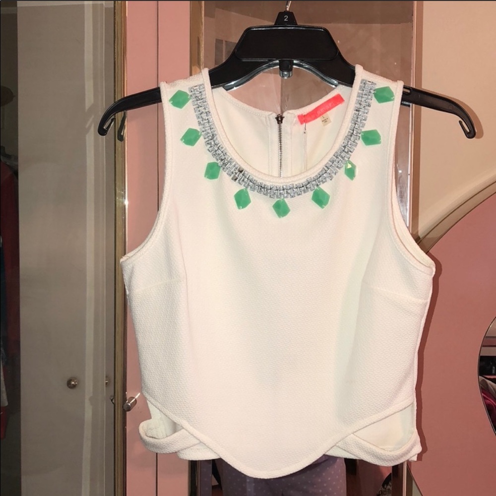 NWT detailed top